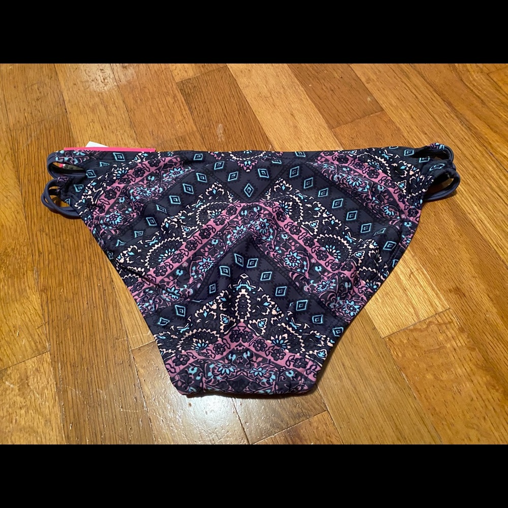 Target swimming suit bottoms